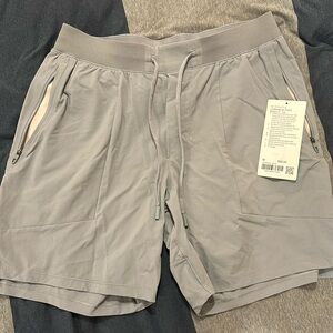 Lululemon license to train short *medium*